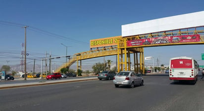 Limitada. La circulación vehicular será restringida en un carril en el bulevar Triana y Revolución por obras del Metrobús. (EL SIGLO DE TORREÓN)