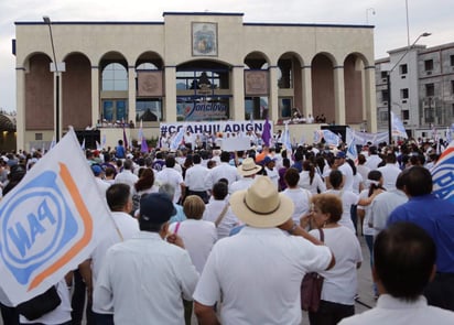 El movimiento estuvo formado por ciudadanos de toda la región centro entre ellos funcionarios actuales y electos. (EL SIGLO DE TORREÓN)