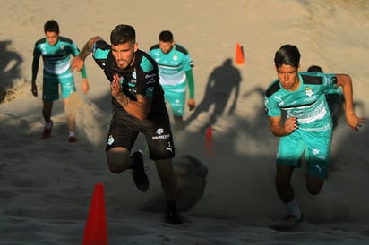 Los Guerreros visitaron las Dunas de Bilbao, donde trabajaron la fuerza, potencia y resistencia bajo las órdenes del preparador físico Guillermo Hernández. (Jam Media)