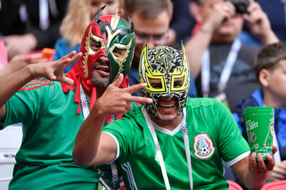 Aficionados mexicanos se comportaron ante la amenaza de la FIFA de suspender el encuentro. Casi erradican grito homofóbico