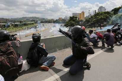 Reporte. Autoridades venezolanas confirmaron la muerte de un joven de 17 años, que recibió un balazo en una manifestación.