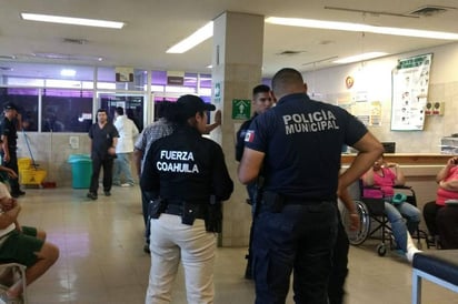 Grave. Con el arma de su padre pequeña se dispara en el pecho, lucha por sobrevivir en la clínica 16. (EL SIGLO DE TORREÓN)