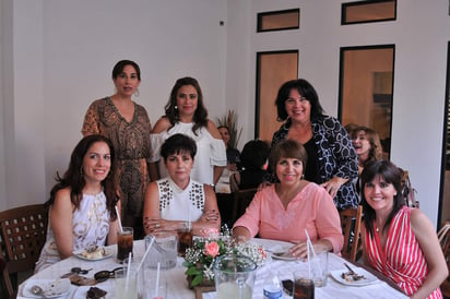 Cecilia, Lucía, Cecilia, Lorena, Isabel, Libertad y Ginna