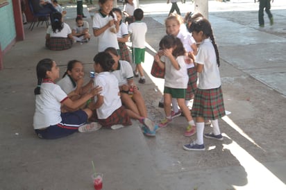 Previenen. Se recomienda realizar actividades al aire libre en las escuelas antes de las 11 de la mañana y después de las 5 de la tarde. (ANGÉLICA SANDOVAL)