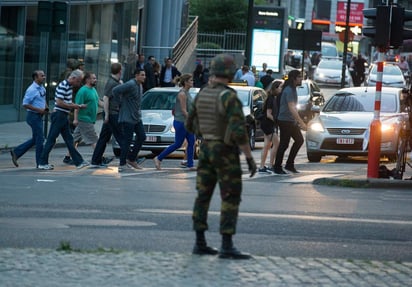 Un hombre de 36 años y nacionalidad marroquí intentó detonar una maleta con explosivos casera en la Estación Central de Bruselas y fue abatido por militares. (ARCHIVO)