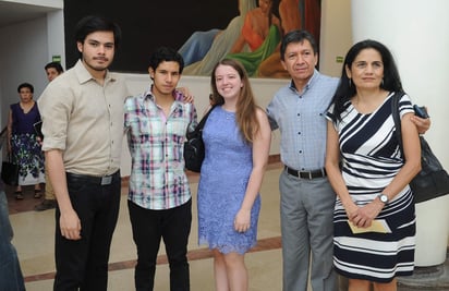 Ricardo, Óscar, Paulina, Ricardo y María Elena