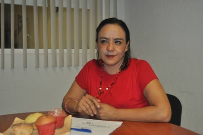 Precaución. Graciela Caballero, recomienda a los padres de familia no dejar a sus hijos ni adolescentes solos. (GUADALUPE MIRANDA)