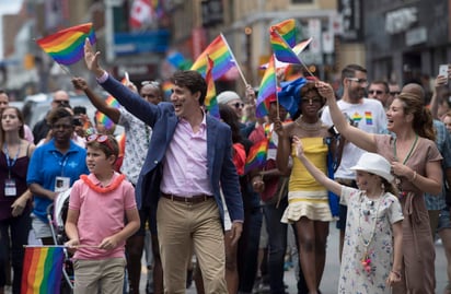 Dan su apoyo. Justin Trudeau participó con su familia.