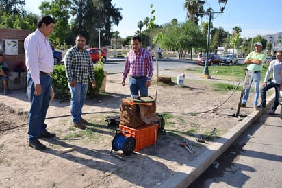 Recorrido. Ayer iniciaron las pruebas técnicas en la Alameda Zaragoza para perforar un pozo. (FERNANDO COMPEÁN)