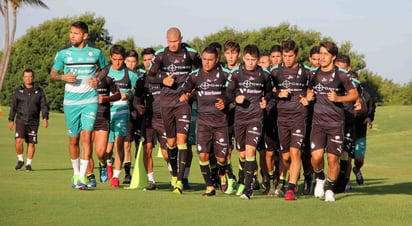 Los jugadores del Santos Laguna cierran la etapa de playa en Cancún para regresar a la Comarca Lagunera. (Cortesía)