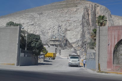 Percance. Trabajadores terminan heridos; el cerro que pretendían explotar, se derrumbó antes. (EL SIGLO DE TORREÓN)