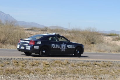 Al no encontrar a persona alguna, los policías federales efectuaron una inspección y se percataron que del área de carga se deprendía un fuerte olor característico al de la mariguana. (ARCHIVO)