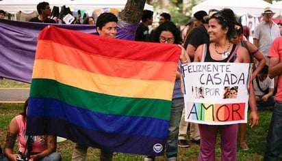 En ley. La instrucción tiene carácter administrativo y se basa en la Ley de Identidad de Género. 