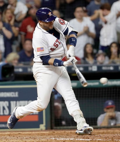 Yulieski Gurriel produjo cuatro carreras en el triunfo de Astros. (AP)