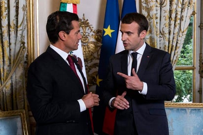 Peña Nieto se reunió hoy en París con el presidente Macron. (EFE)