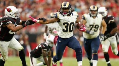 Todd Gurley jugará su tercera temporada en la NFL. (Archivo)