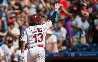 Freddy Galvis conectó dos jonrones en la victoria de los Filis sobre Padres. (AP)