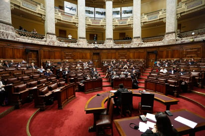 La reunión tuvo lugar en la víspera del 23 aniversario del atentado contra la mutua judía AMIA de Buenos Aires, que dejó 85 muertos en 1994 y sigue impune, y en ella los ponentes exigieron también avances en la investigación de aquella matanza. (ARCHIVO)