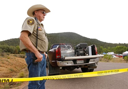 “Una joven familia entera fue arrastrada por las aguas”, expresó el detective David Hornung, de la oficina del sheriff del condado de Gila. (AP)