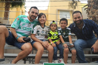 Marco, Sofi, Franco, Lisandro y Lisandro.