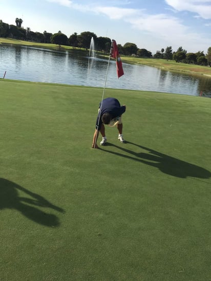  Iñaki Belausteguigoitia López fue el afortunado golfista que se apuntó el tiro perfecto. (EL SIGLO DE TORREÓN)