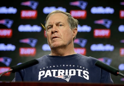 Bill Belichick habló con los medios de comunicación ayer en las instalaciones del equipo. (AP)