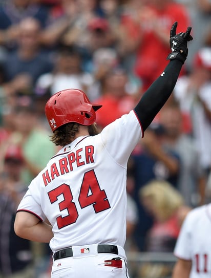 Bryce Harper colaboró con dos cuadrangulares para la hazaña de los Nacionales. Nacionales pegan ocho cuadrangulares