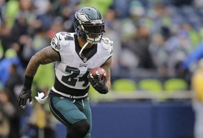 Ryan Mathews jugó las últimas dos temporadas con Filadelfia, donde corrió 1200 yardas y anotó en 14 ocasiones. (Archivo)