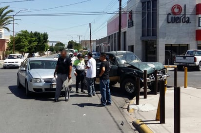 Lesionada. La joven fue atendida por la Cruz Roja. (EL SIGLO DE TORREÓN)