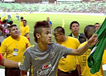 Neymar apareció de nueva cuenta en el TSM en el 2011 jugando un amistoso con la Selección de Brasil ante la Selección Mexicana. (MEDIOTIEMPO)
