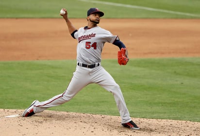 Ervin Santana lanzó juego completo y permitió dos carreras en la victoria de los Mellizos 5-2 sobre los Padres de San Diego. (AP)