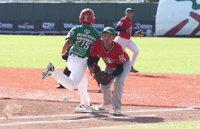 El camino de Sergio comenzó en el estadio de la Revolución, donde se realizó la Academia Conade para los peloteros del estado de Coahuila. (EL SIGLO DE TORREÓN)