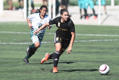 La seleccionada nacional Nayeli Rangel, fue una pesadilla para la zaga lagunera en el TSM. (Foto de Jesús Galindo)