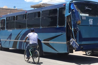 Accidente. Solamente se registraron afectaciones materiales en el camión de la Ruta San Antonio.