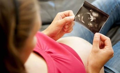 Eclipse no afecta a mujeres embarazadas: IMSS