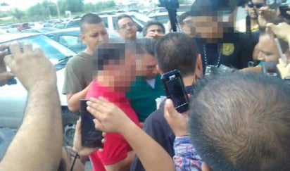 Caso. El sacerdote acudió a las instalaciones del edificio de la Procuraduría General de Justicia del Estado de Coahuila. (ESPECIAL)