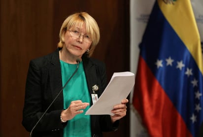La destituida fiscal general venezolana aceptó el ofrecimiento del gobierno de Estados Unidos y viajará en las próximas horas para iniciar el proceso de asilo junto a su esposo, el diputado Germán Ferrer. (ARCHIVO)