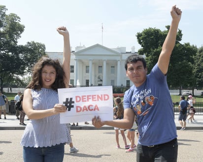 Crítica. Organizaciones de defensa de los migrantes deploraron la intención de usar a los dreamers como ficha de negociación. (EFE)