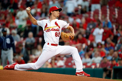 Colabora Weaver en victoria de los Cardenales de San Luis. (AP)