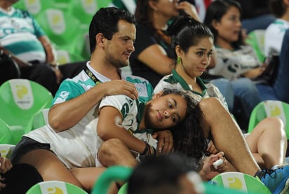 La ilusión de los aficionados poco a poco fue decayendo en el estadio. 