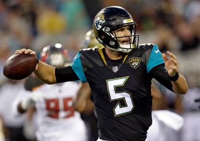 Blake Bortles (foto) le ganó la carrera por la titularidad a Chad Henne. (AP)