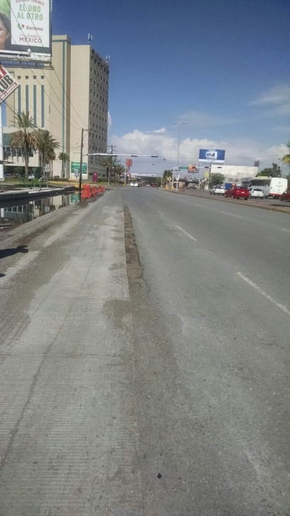 Las grabaciones señalan que ocurren en el carril lado norte de la vialidad. Pero donde se trabaja actualmente, es en un paradero situado en la parte sur y está señalizado, dijo. (EL SIGLO DE TORREÓN)