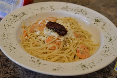 Pasta Alfredo con mariscos