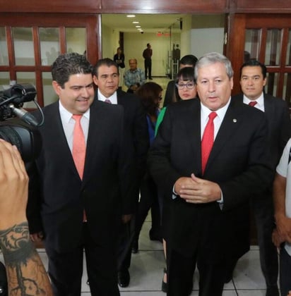 Jesús de León Tello, coordinador de los diputados del PAN en el Congreso de Coahuila, dijo que designar a Jesus Homero Flores Mier no respeta los principios de autonomía ni de conocimientos técnicos jurídicos en el área penal. (EL SIGLO DE TORREÓN)