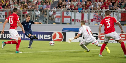 Harry Kane anotó dos tantos en la goleada de Inglaterra 4-0 a Malta. (AP)