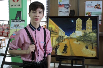 ‘Mi Universo’ está conformada por 13 obras. Entre ellas destaca un cuadro con el que el estudiante de secundaria participó en el concurso 'Raíces del arte', realizado en la pasada edición de la Feria Nacional Durango (Fenadu). Estará abierta al público en general de forma temporal y no tendrá costo de acceso. (ESPECIAL)