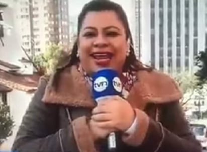 La propia periodista subió el video a la red diciendo que había que reírse de uno mismo. (INTERNET)