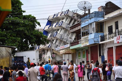 En el país centroamericano el terremoto registró una magnitud de 7,1 y duró 1.33 minutos, con un balance oficial de 4 heridos, más de 3.500 damnificados, 80 casas dañadas -61 de gravedad- y un puente afectado. (EFE)
