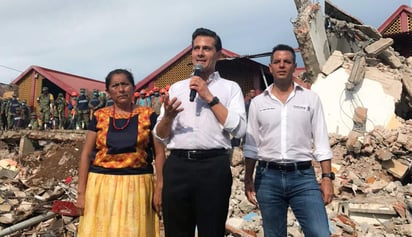 El Jefe del Ejecutivo ordenó que las banderas de todas las plazas del país deberán ondear a media asta. (TWITTER)