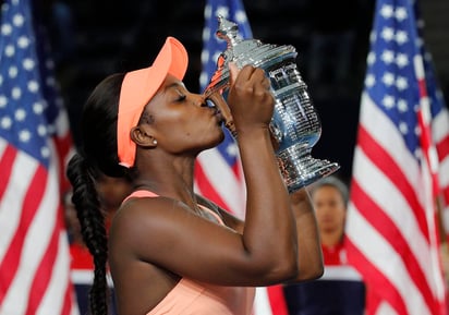 Sloane Stephens consiguió su primer título de Grand Slam tras vencer sin problemas 6-3, 6-0 a Madison Keys en la final del US Open. (EFE)